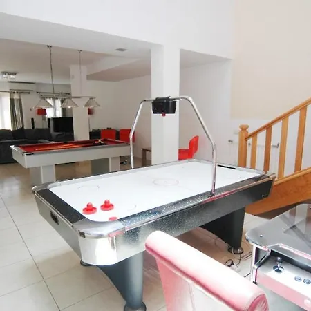 Vista De Lobo Cuatro - 5 Bedroom - Indoor Entertainment Centre - Perfect For Families * Playa Blanca (Lanzarote)